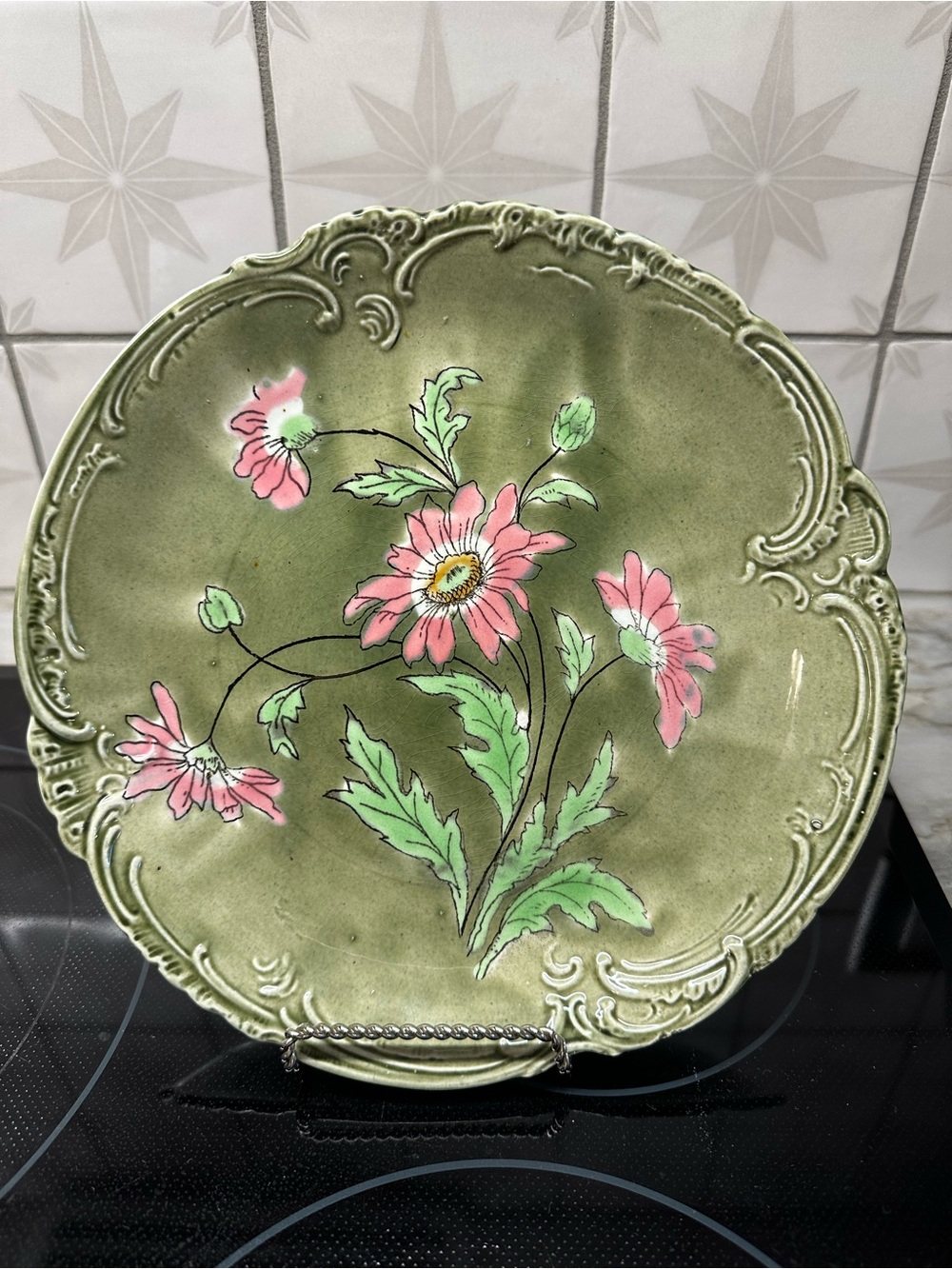 Ludwig Wessel Imperial-Bonn Green Antique  German Astra Majolica Plate 7.5 in